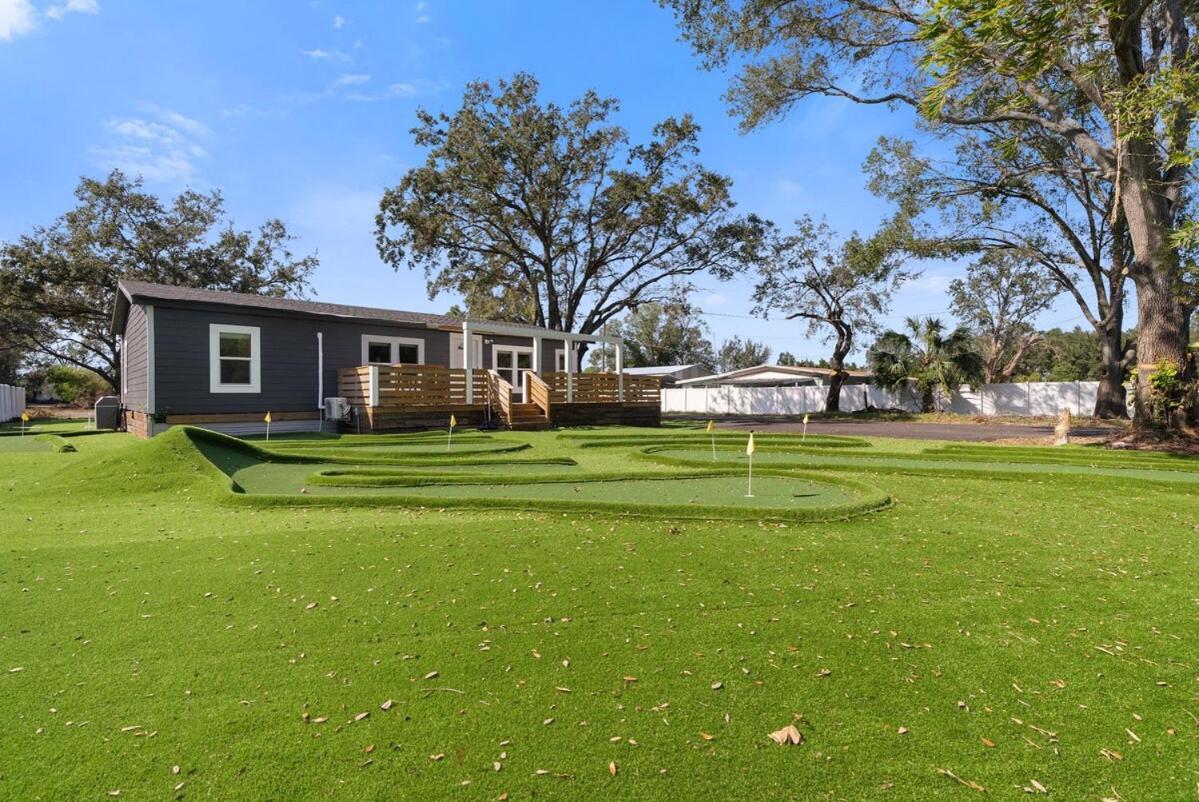 Putt Putt Golf Retreat Tampa Exterior photo